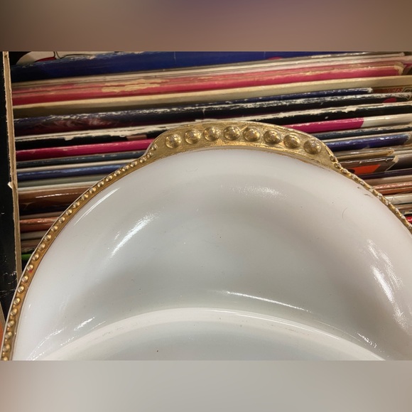 Vintage Anchor Hocking Milk Glass Dish - Picture 5 of 6